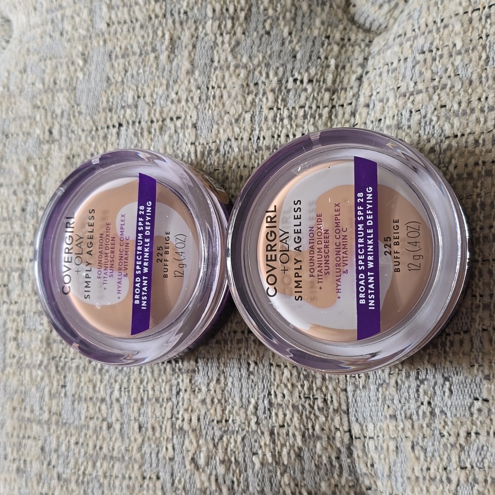 COVERGIRL + OLAY SIMPLY AGELESS FOUNDATION  #225 BUFF BEIGE BUNDLE OF 2